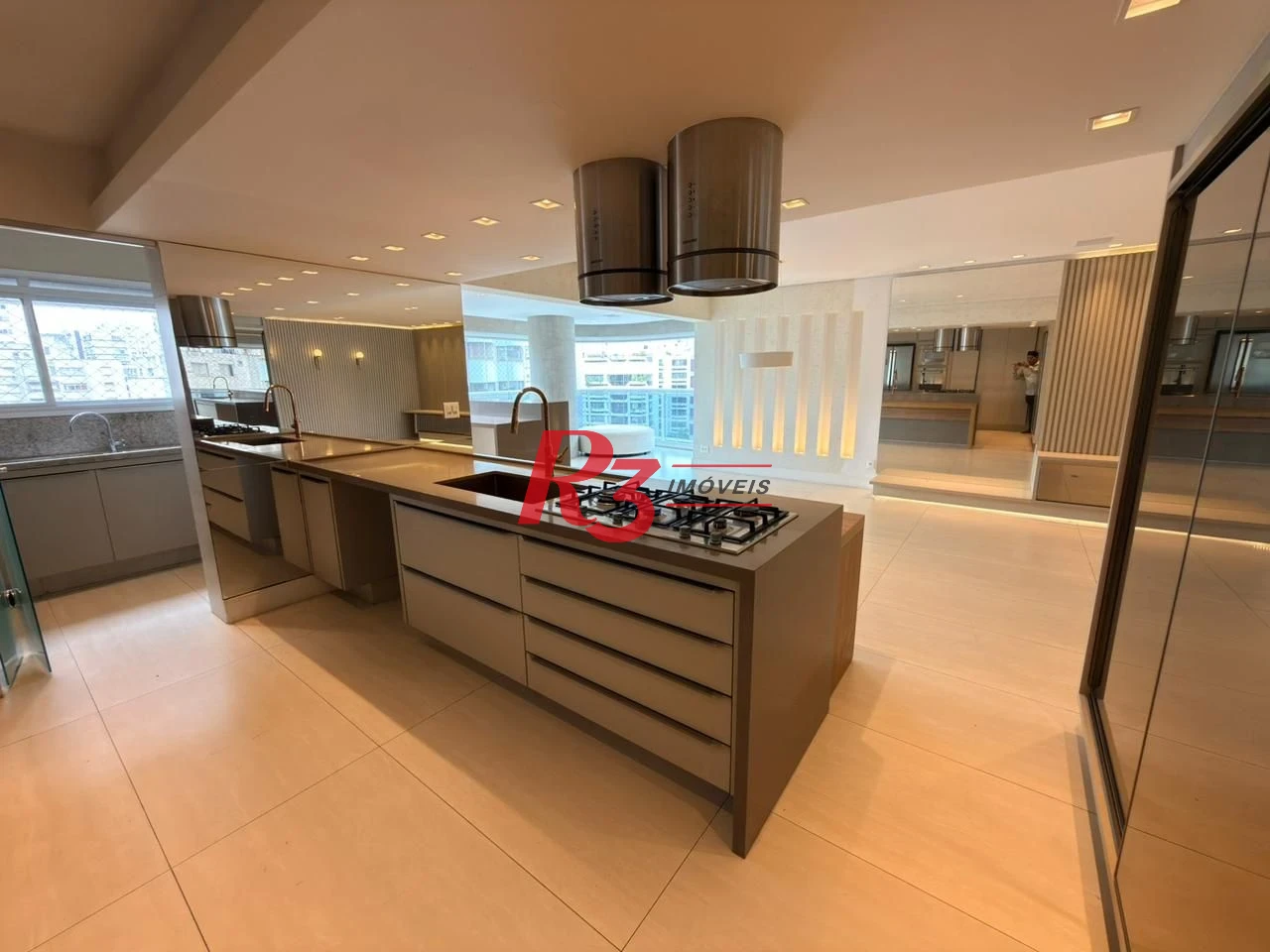 Apartamento com 3 dormitórios à venda, 184 m² por R$ 3.200.000,00 - Boqueirão - Santos/SP
