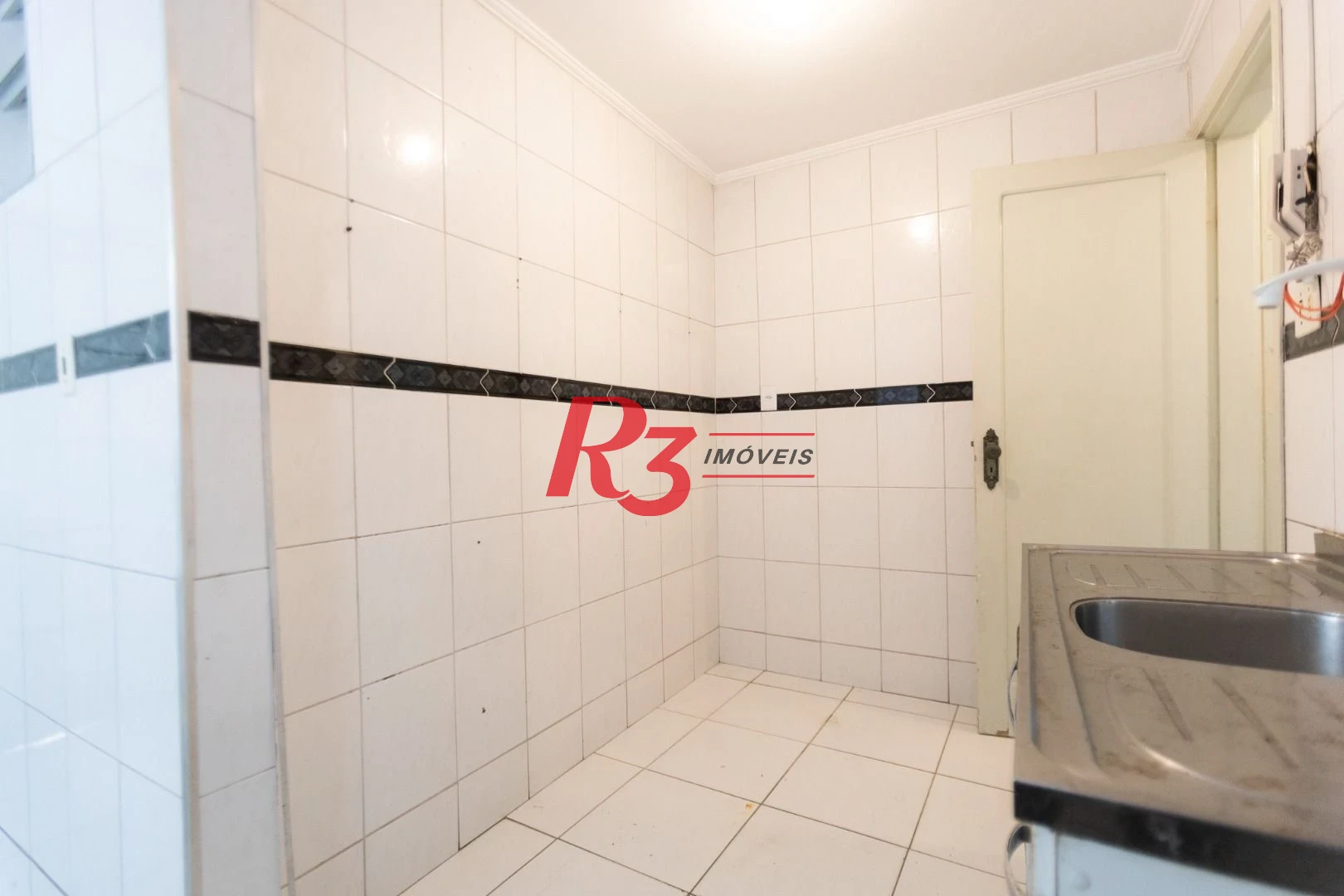 Apartamento com 2 dormitórios à venda, 90 m² por R$ 510.000,00 - Gonzaga - Santos/SP