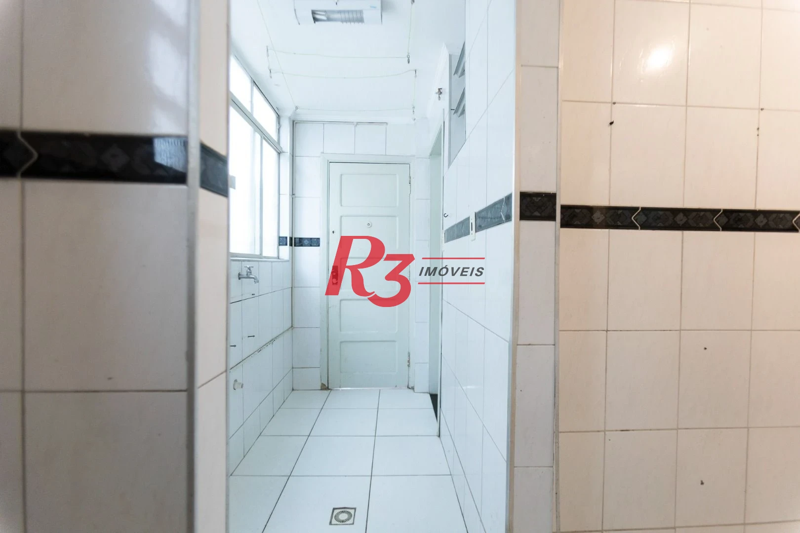 Apartamento com 2 dormitórios à venda, 90 m² por R$ 510.000,00 - Gonzaga - Santos/SP