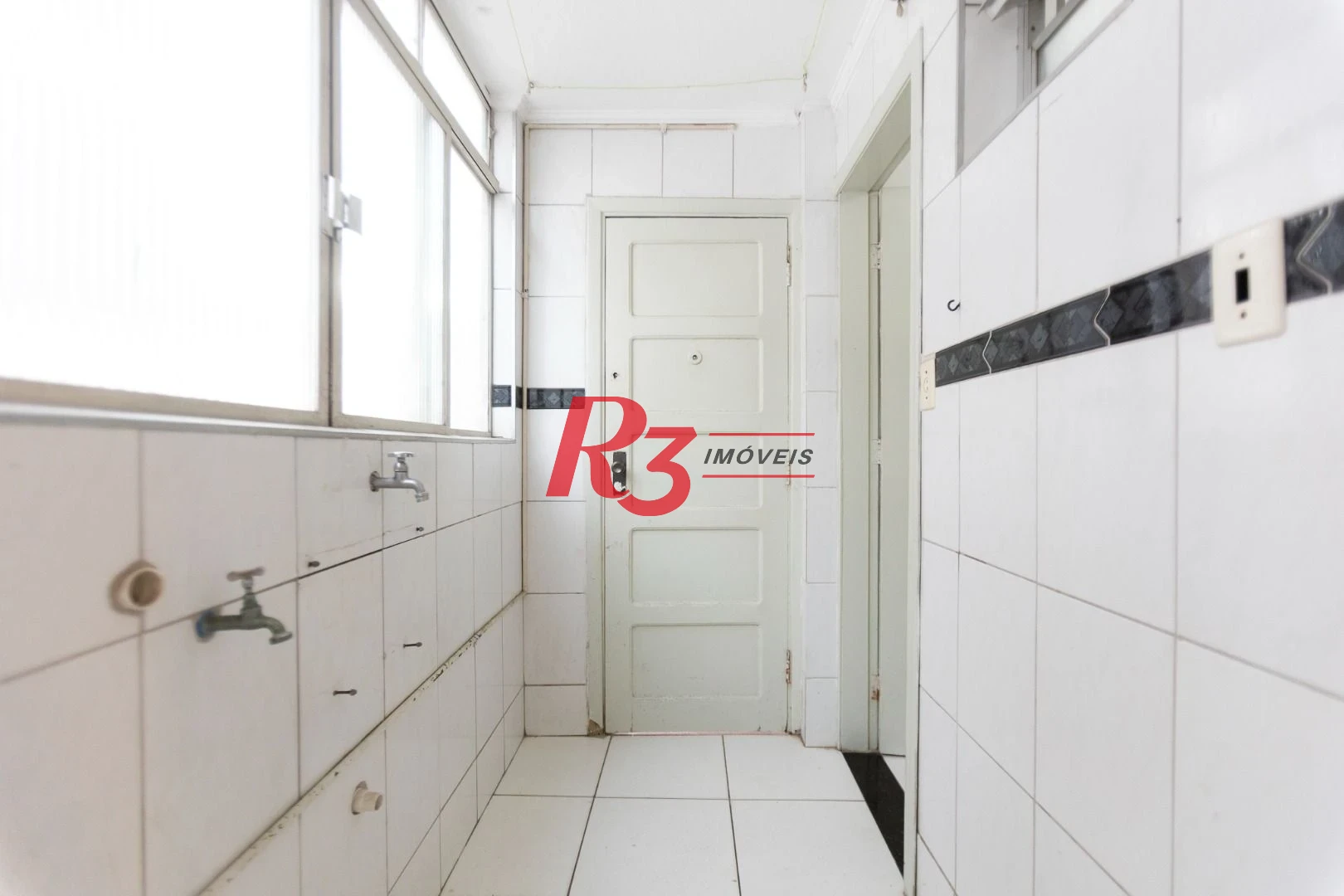 Apartamento com 2 dormitórios à venda, 90 m² por R$ 510.000,00 - Gonzaga - Santos/SP