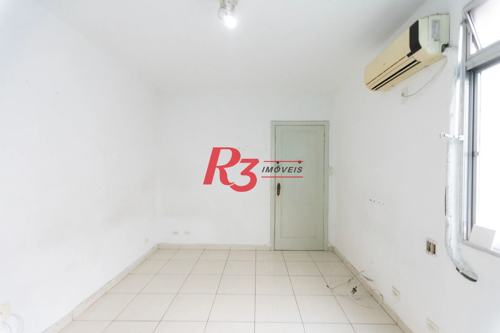 Apartamento com 2 dormitórios à venda, 90 m² por R$ 510.000,00 - Gonzaga - Santos/SP