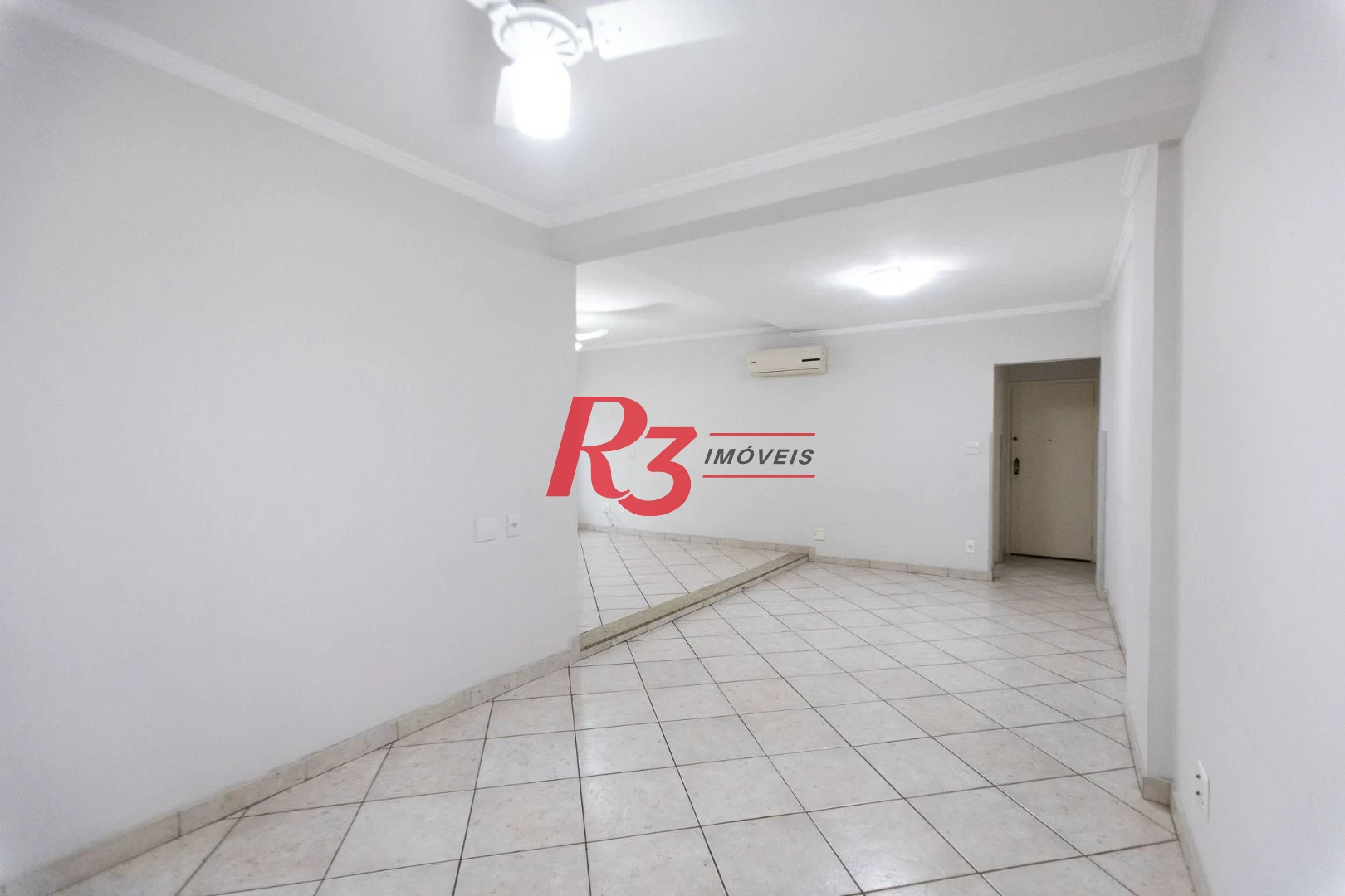 Apartamento com 3 dormitórios à venda, 144 m² por R$ 749.000,00 - Gonzaga - Santos/SP