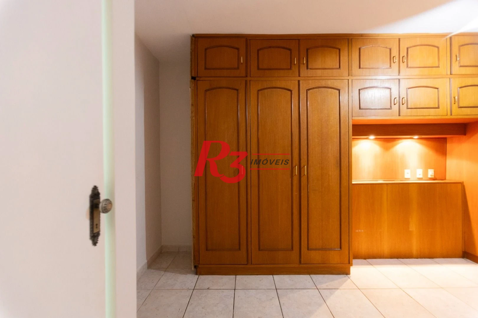Apartamento com 3 dormitórios à venda, 144 m² por R$ 749.000,00 - Gonzaga - Santos/SP