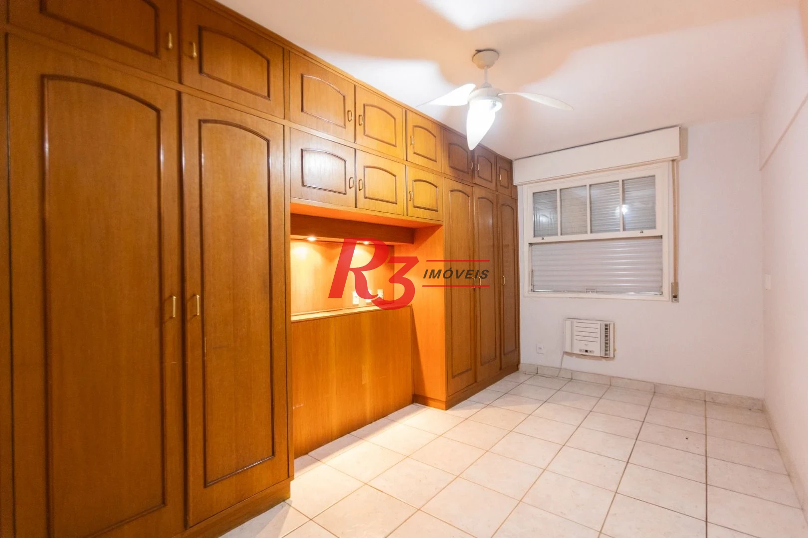 Apartamento com 3 dormitórios à venda, 144 m² por R$ 749.000,00 - Gonzaga - Santos/SP