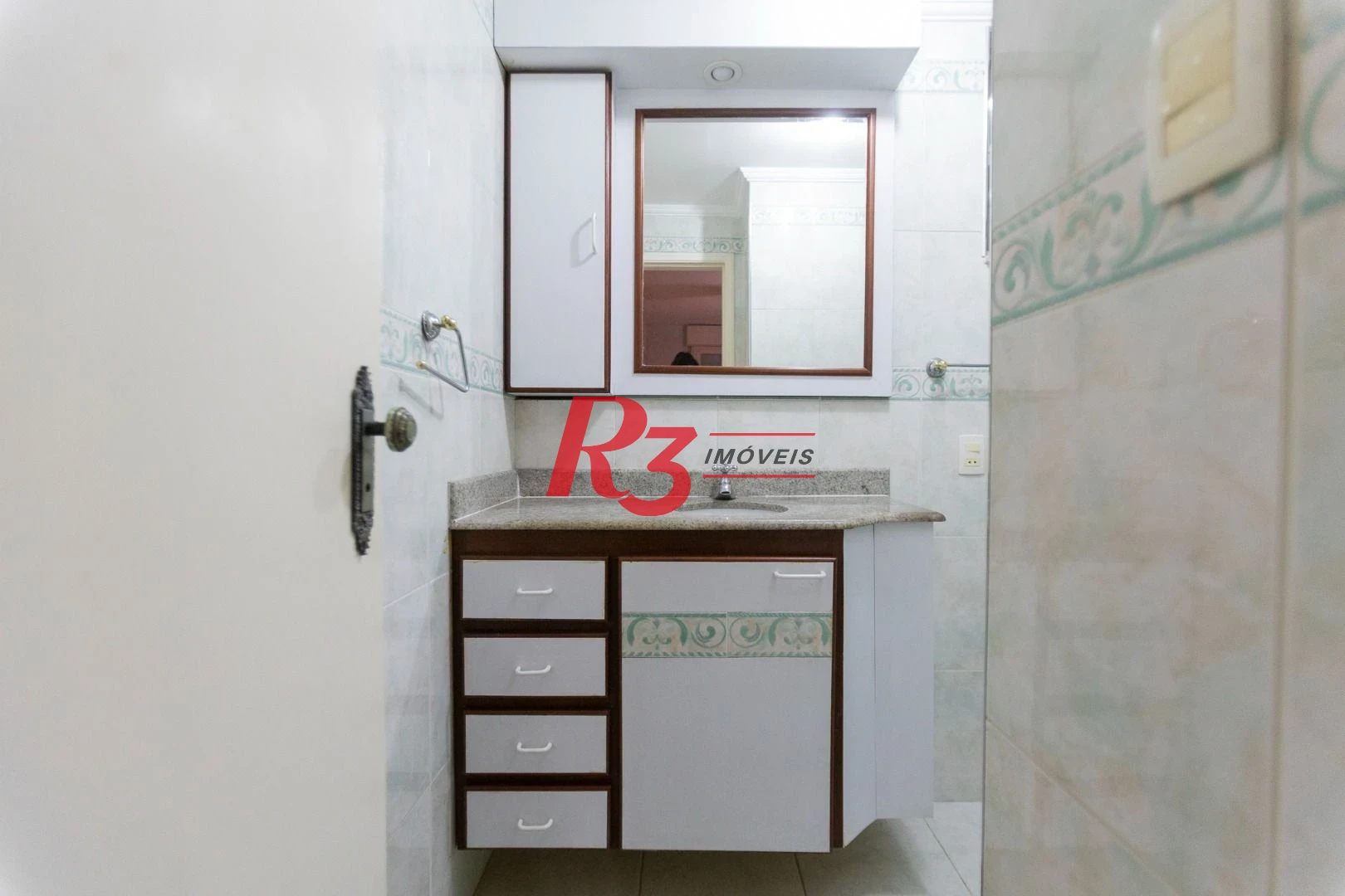 Apartamento com 3 dormitórios à venda, 144 m² por R$ 749.000,00 - Gonzaga - Santos/SP