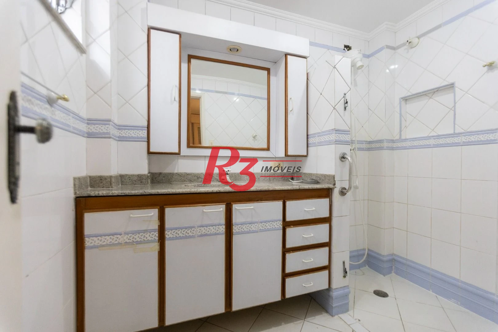 Apartamento com 3 dormitórios à venda, 144 m² por R$ 749.000,00 - Gonzaga - Santos/SP