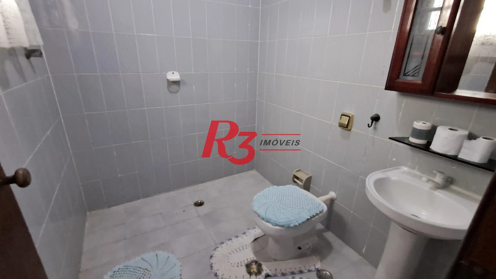 Sobrado com 4 dormitórios à venda, 268 m² por R$ 1.200.000,00 - Solemar - Praia Grande/SP