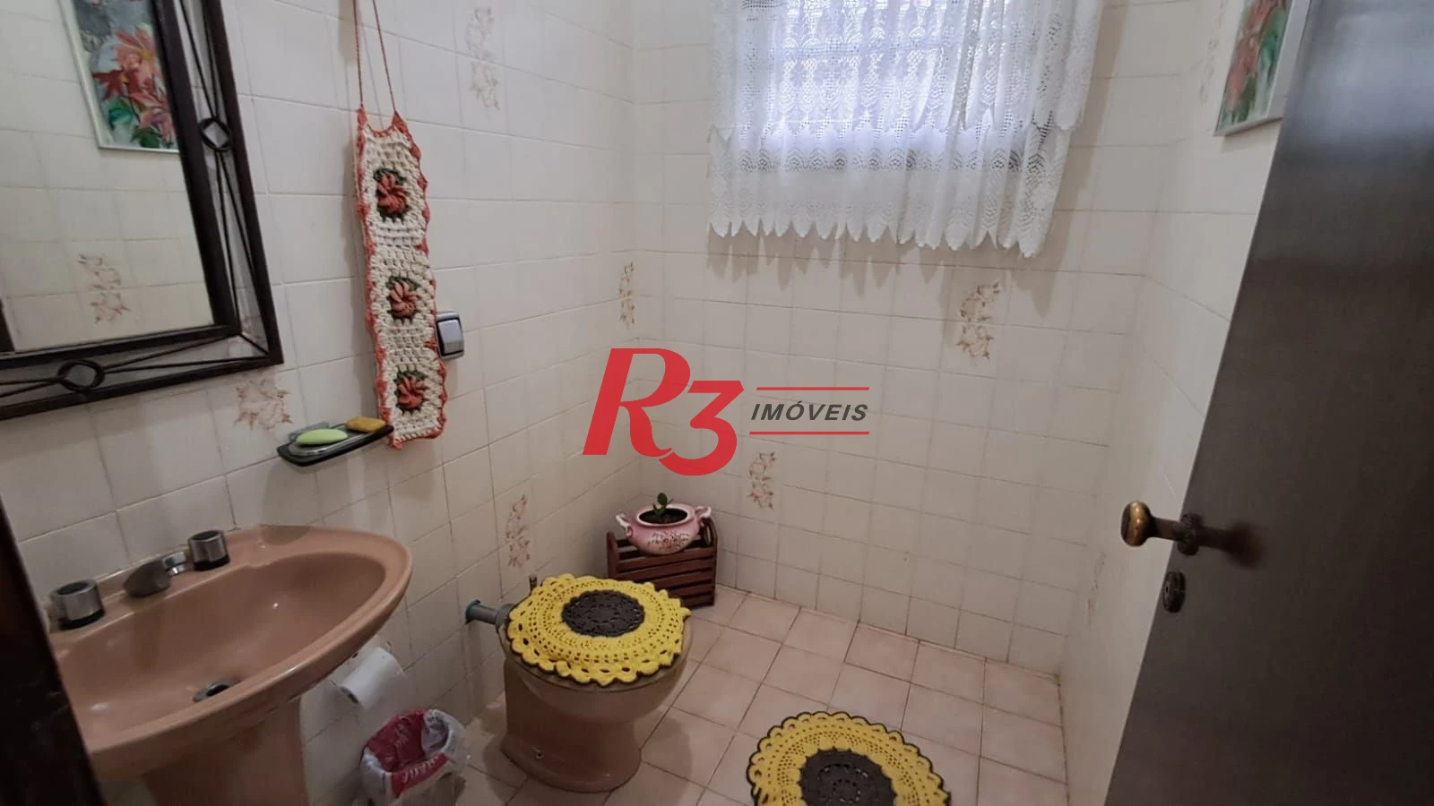 Sobrado com 4 dormitórios à venda, 268 m² por R$ 1.200.000,00 - Solemar - Praia Grande/SP