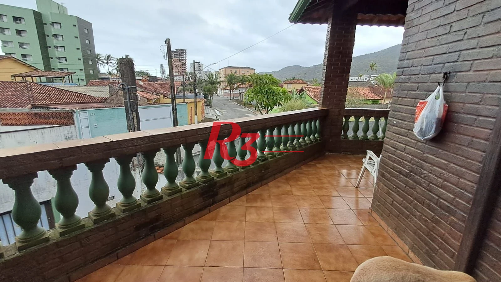 Sobrado com 4 dormitórios à venda, 268 m² por R$ 1.200.000,00 - Solemar - Praia Grande/SP