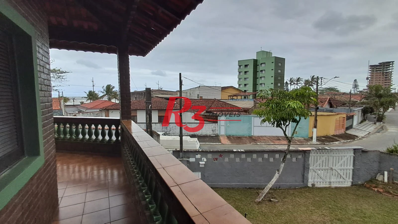 Sobrado com 4 dormitórios à venda, 268 m² por R$ 1.200.000,00 - Solemar - Praia Grande/SP