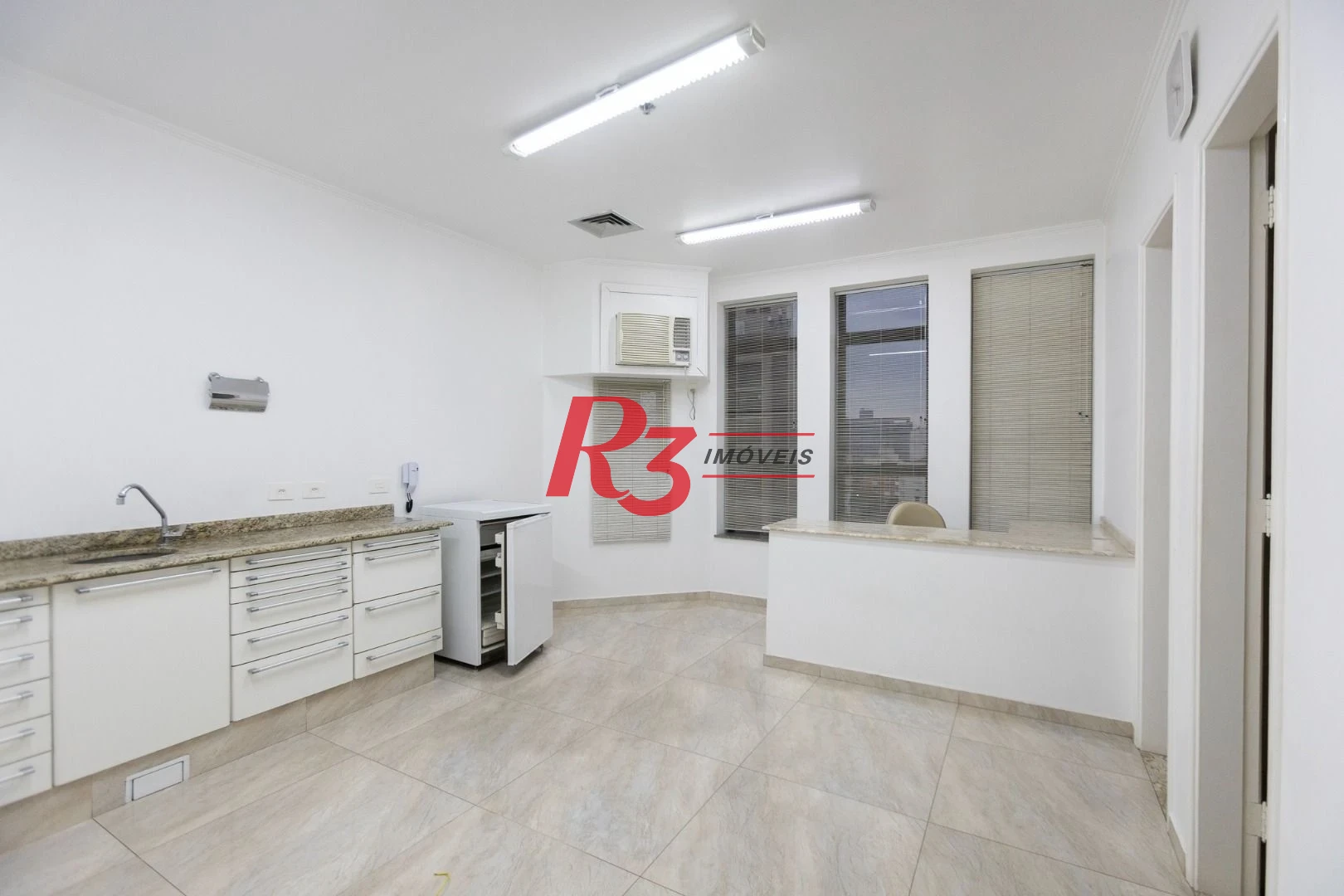 Sala, 39 m² - venda por R$ 360.000,00 ou aluguel por R$ 3.500,00/mês - Embaré - Santos/SP