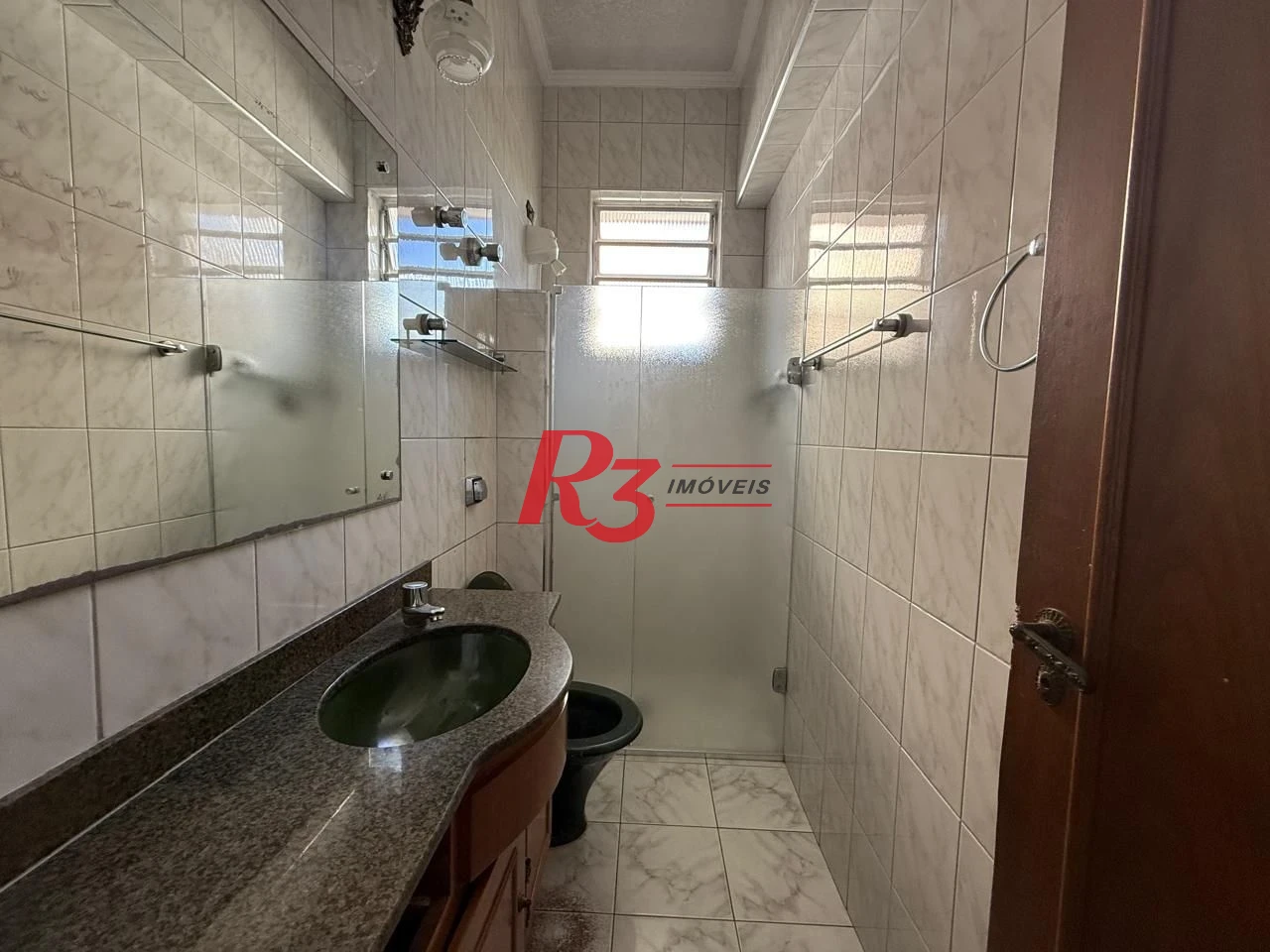 Sobrado com 3 dormitórios para alugar, 164 m² por R$ 8.000,00/mês - Embaré - Santos/SP