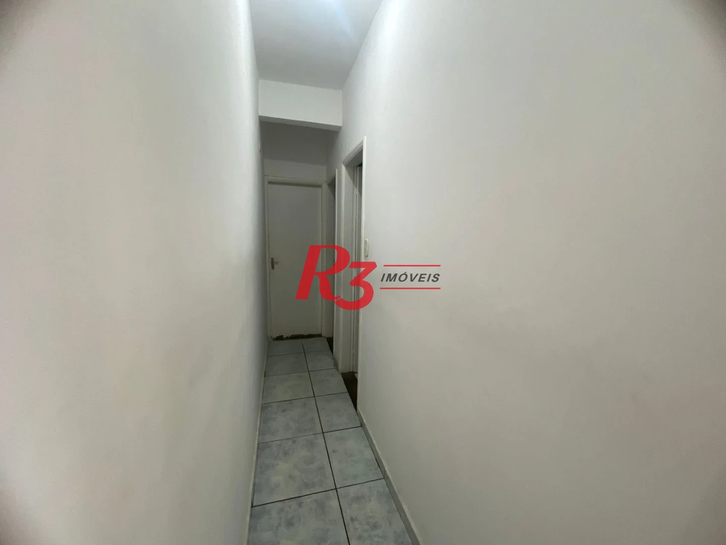 Apartamento com 2 dormitórios à venda, 75 m² por R$ 300.000,00 - Centro - São Vicente/SP