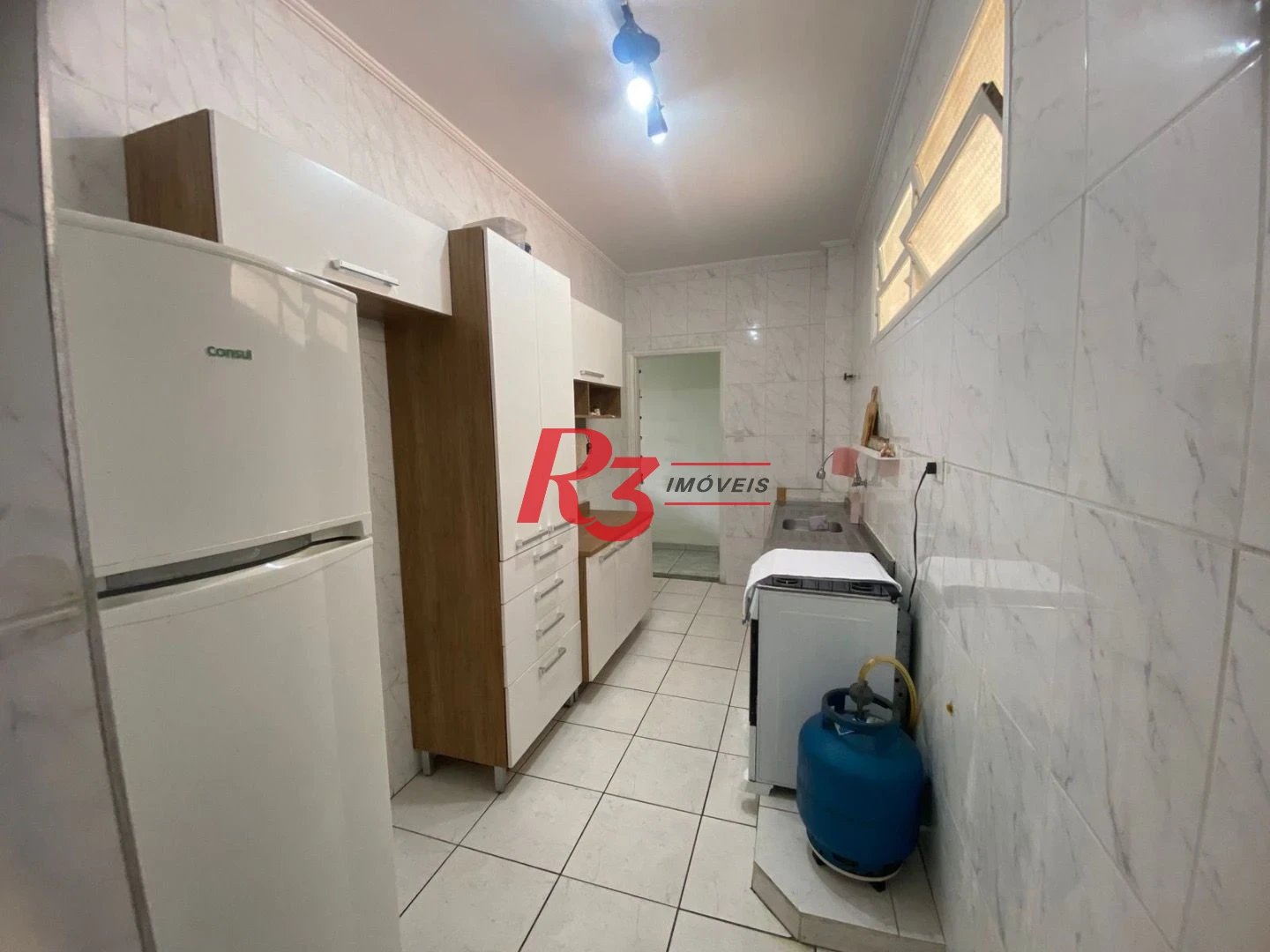 Apartamento com 2 dormitórios à venda, 75 m² por R$ 300.000,00 - Centro - São Vicente/SP
