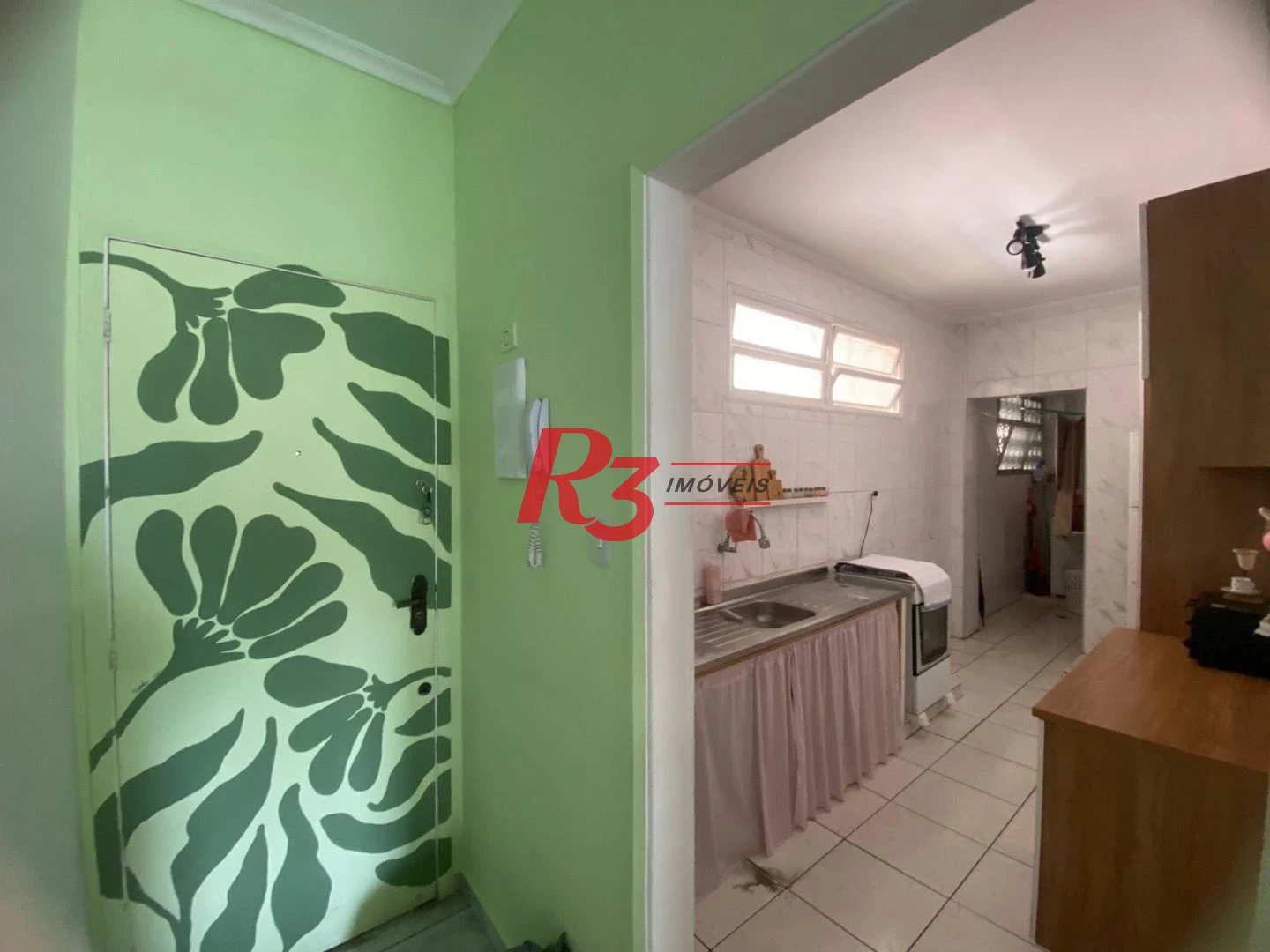 Apartamento com 2 dormitórios à venda, 75 m² por R$ 300.000,00 - Centro - São Vicente/SP