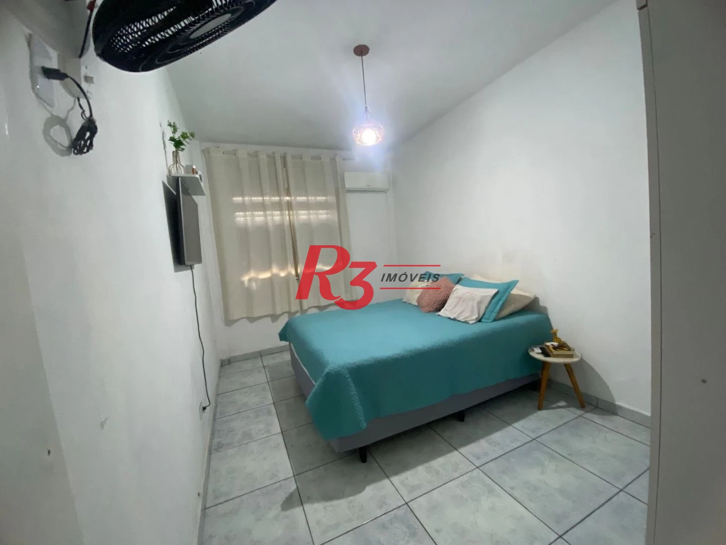 Apartamento com 2 dormitórios à venda, 75 m² por R$ 300.000,00 - Centro - São Vicente/SP
