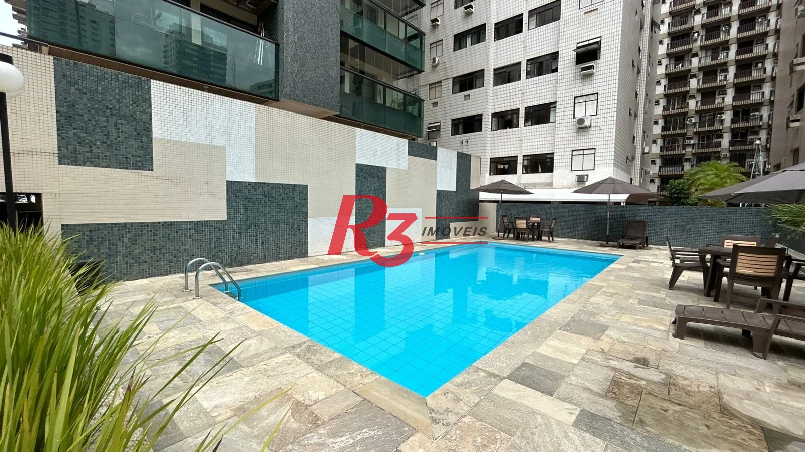 Cobertura com 3 dormitórios à venda, 172 m² por R$ 1.890.000,00 - Pompéia - Santos/SP