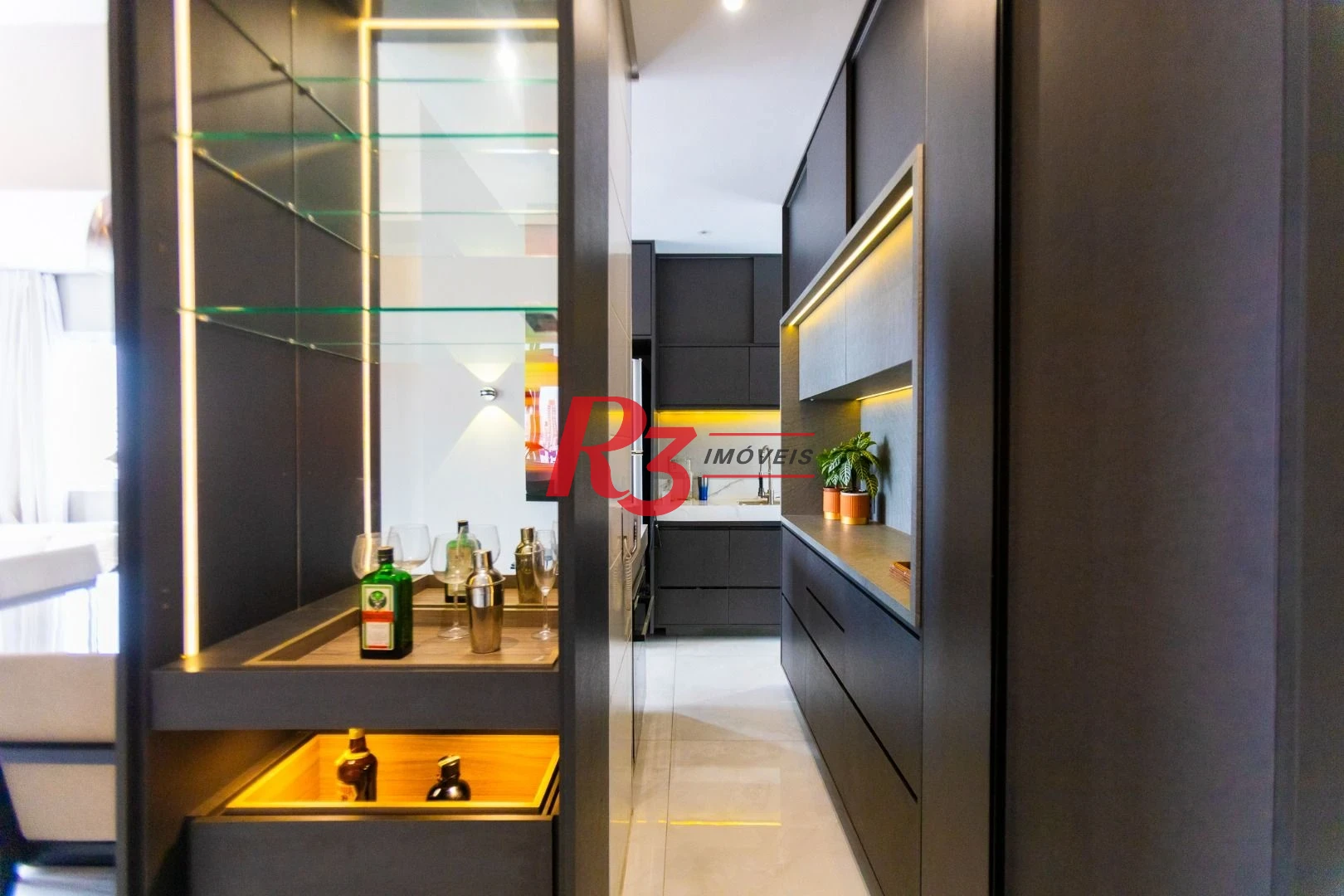 Apartamento com 3 dormitórios para alugar, 104 m² por R$ 10.000,00/mês - Gonzaga - Santos/SP