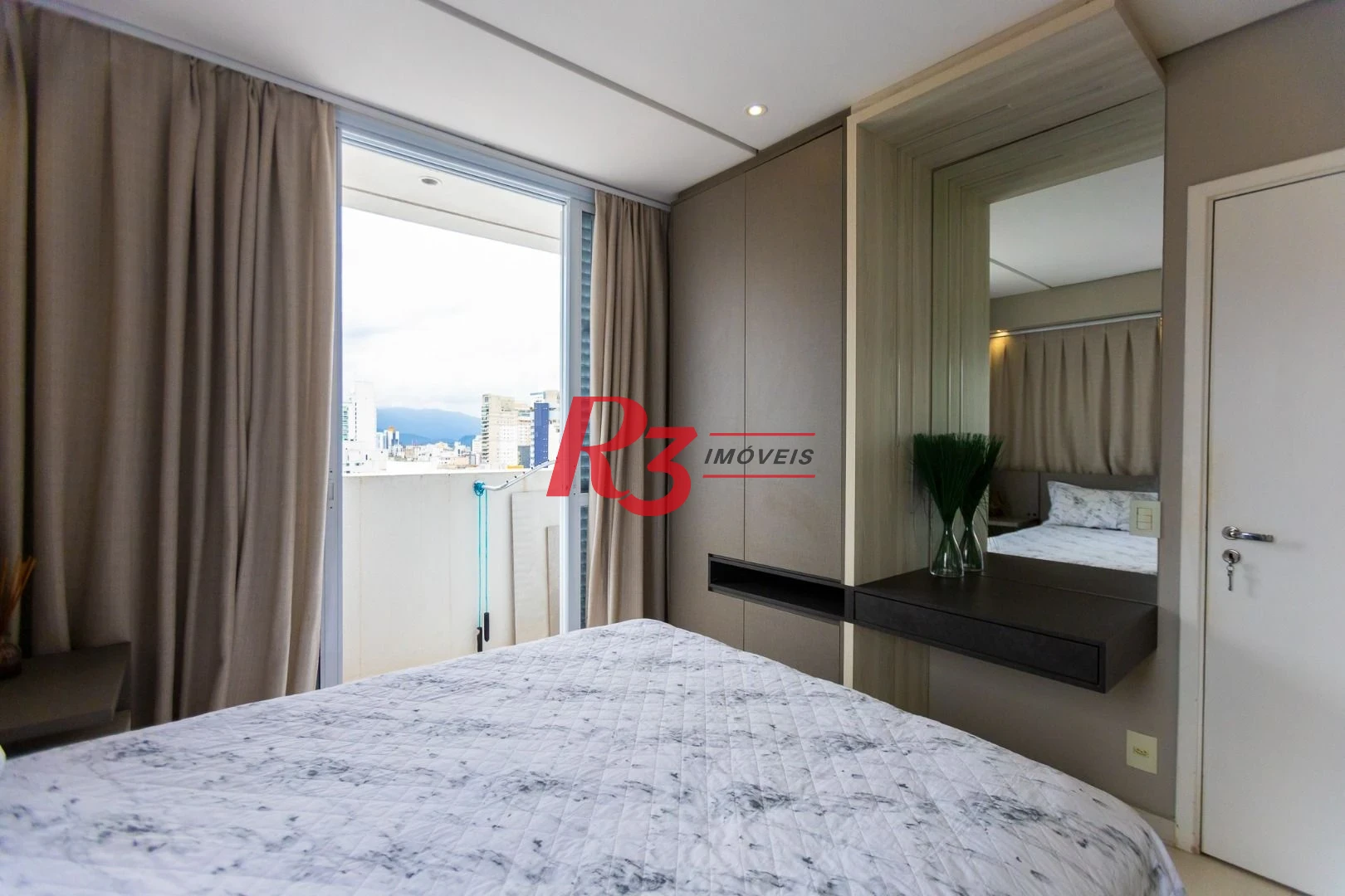 Apartamento com 3 dormitórios para alugar, 104 m² por R$ 10.000,00/mês - Gonzaga - Santos/SP