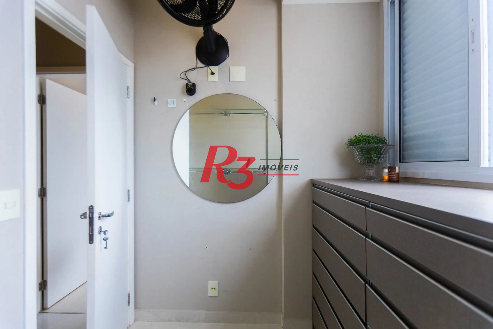 Apartamento com 3 dormitórios para alugar, 104 m² por R$ 10.000,00/mês - Gonzaga - Santos/SP