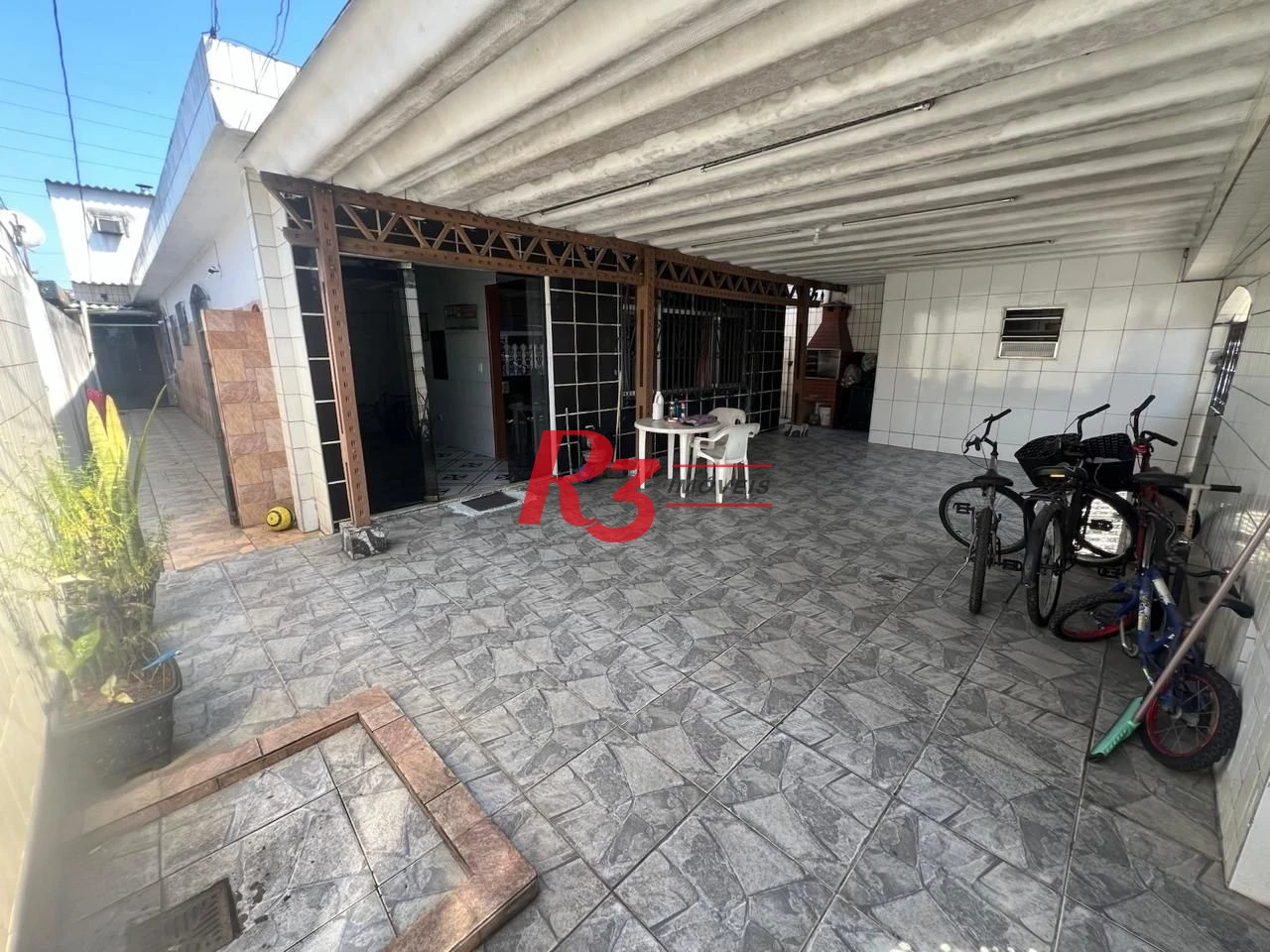 Casa com 3 dormitórios à venda, 199 m² por R$ 540.000,00 - Rádio Club - Santos/SP