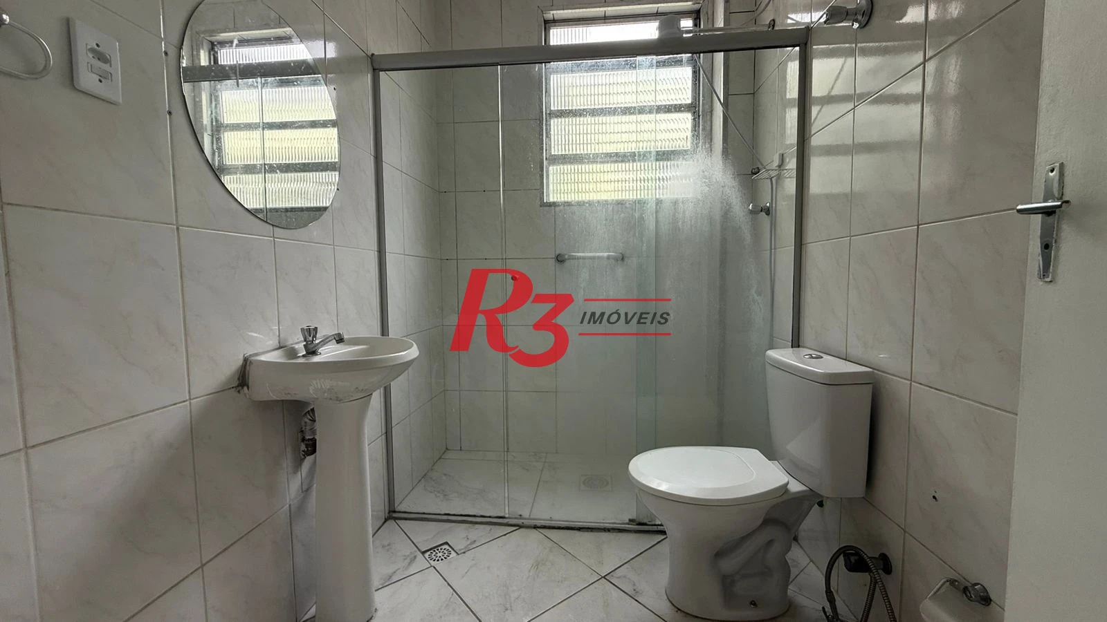 Apartamento com 3 dormitórios para alugar, 110 m² por R$ 3.500,00/mês - Gonzaga - Santos/SP