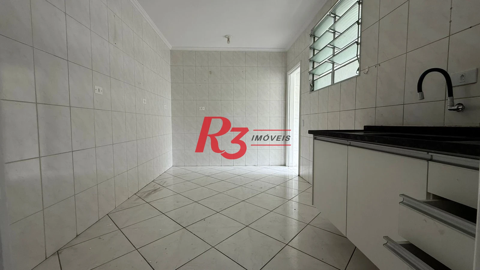 Apartamento com 3 dormitórios para alugar, 110 m² por R$ 3.500,00/mês - Gonzaga - Santos/SP