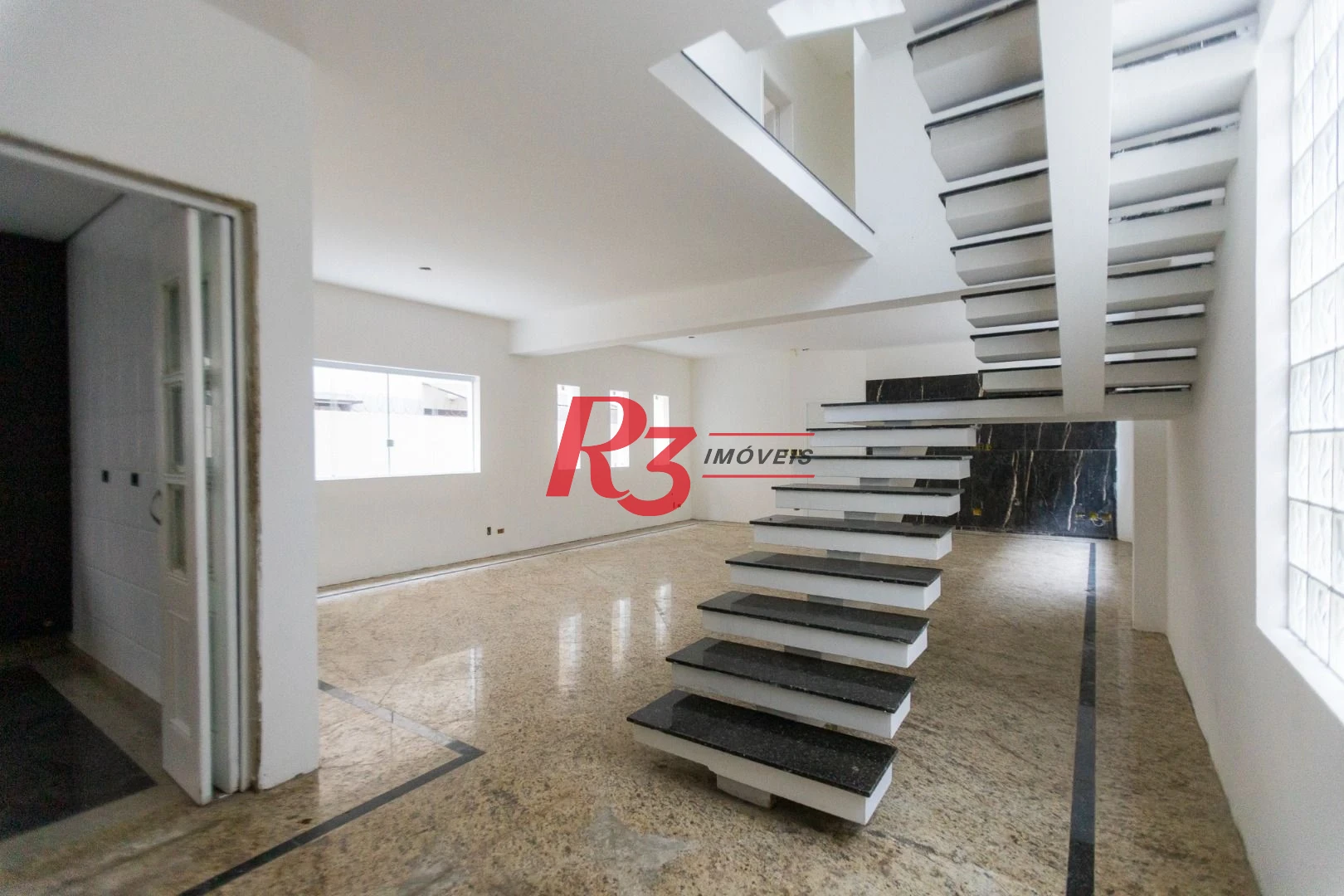 Sobrado para alugar, 467 m² por R$ 36.000,00/mês - Ponta da Praia - Santos/SP