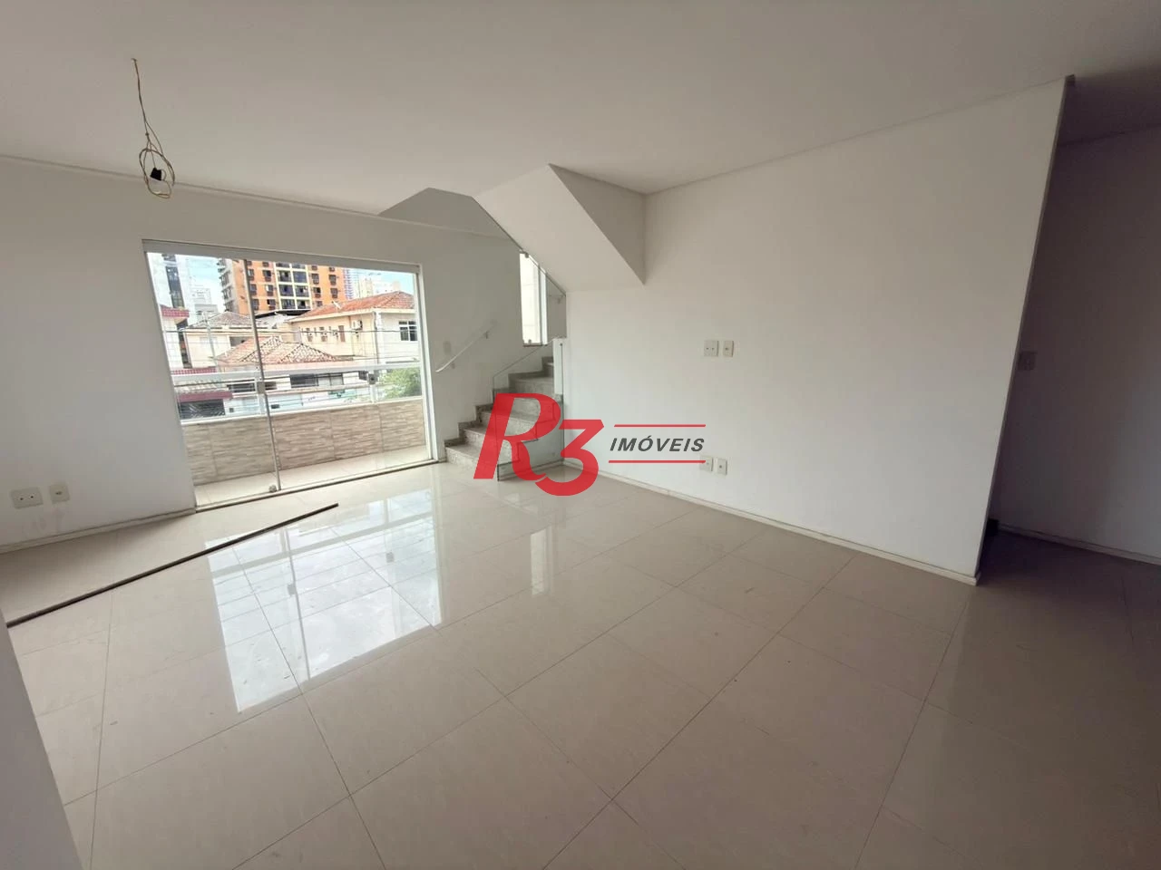 Casa com 3 dormitórios à venda, 350 m² por R$ 1.300.000,00 - Embaré - Santos/SP