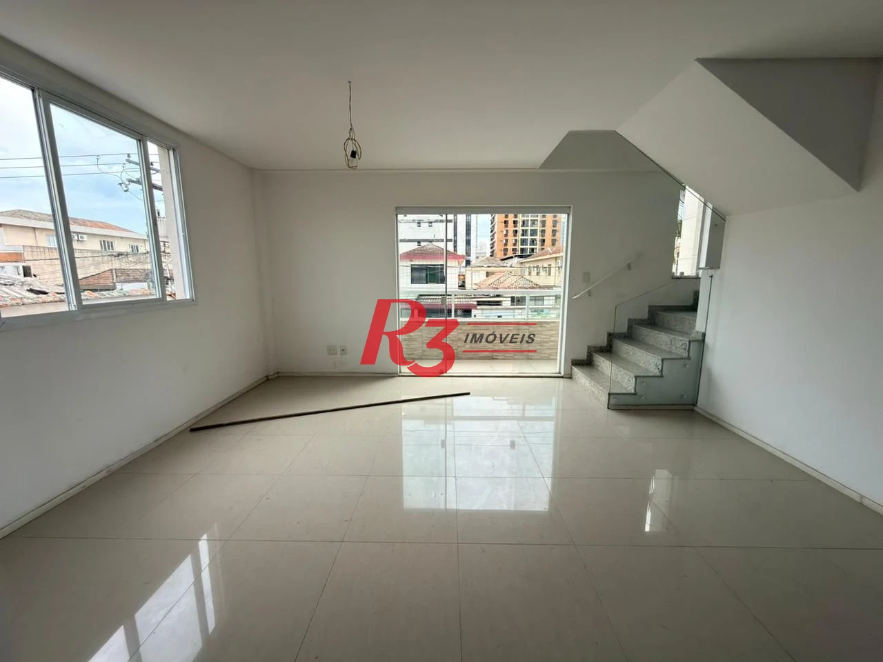 Casa com 3 dormitórios à venda, 350 m² por R$ 1.300.000,00 - Embaré - Santos/SP