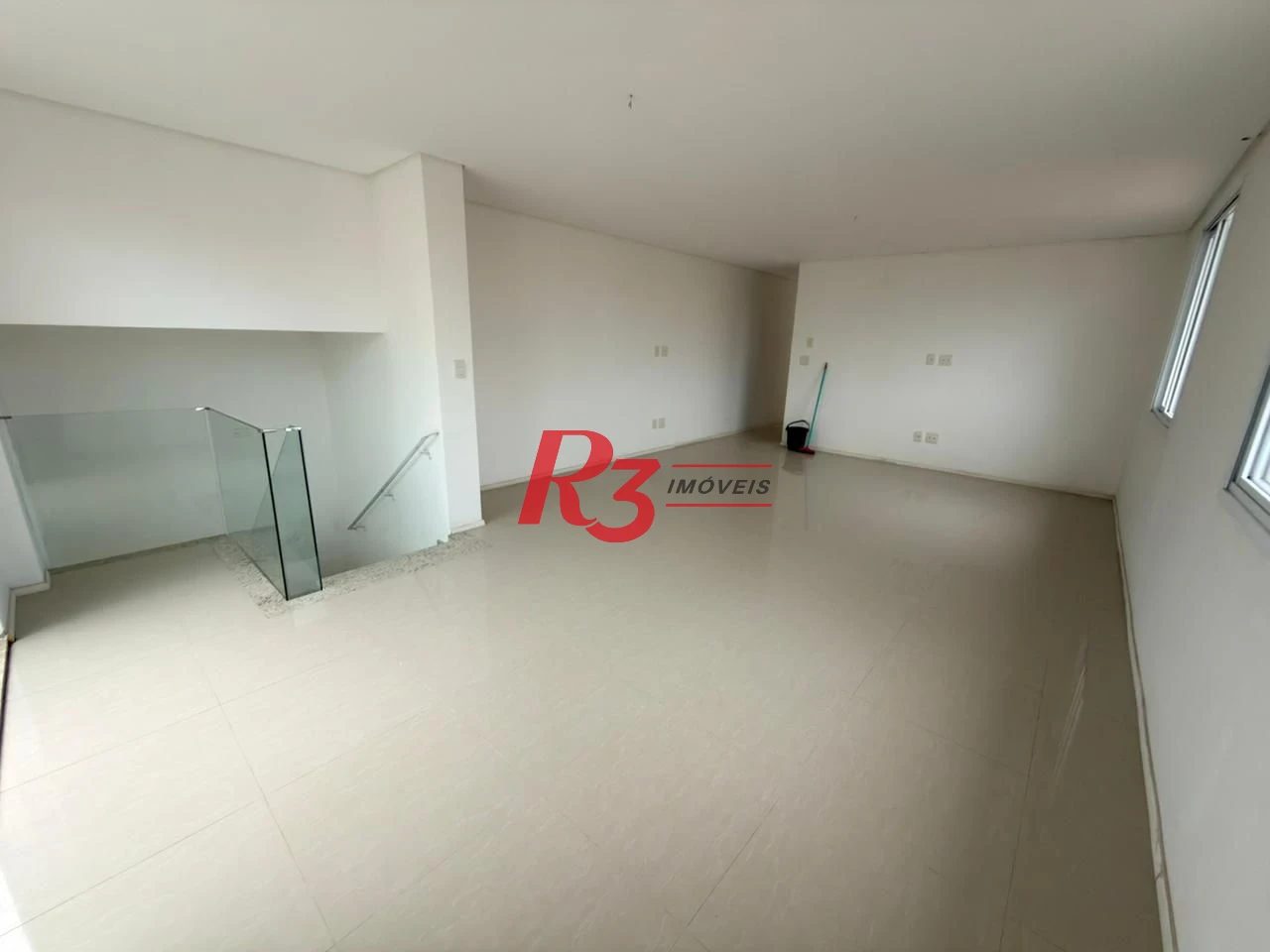 Casa com 3 dormitórios à venda, 350 m² por R$ 1.300.000,00 - Embaré - Santos/SP