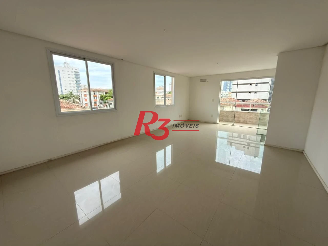 Casa com 3 dormitórios à venda, 350 m² por R$ 1.300.000,00 - Embaré - Santos/SP