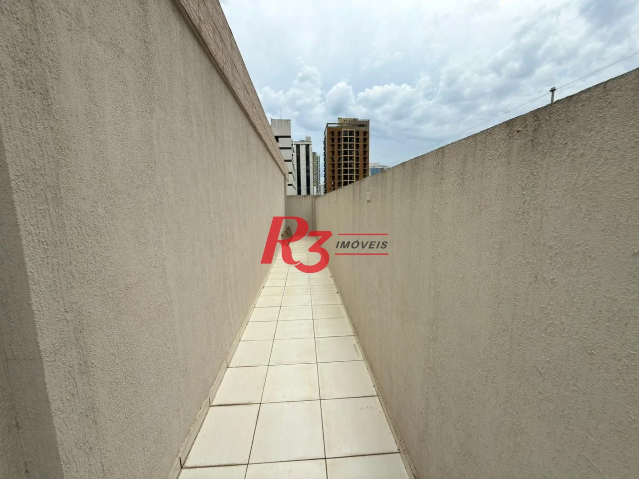 Casa com 3 dormitórios à venda, 350 m² por R$ 1.300.000,00 - Embaré - Santos/SP
