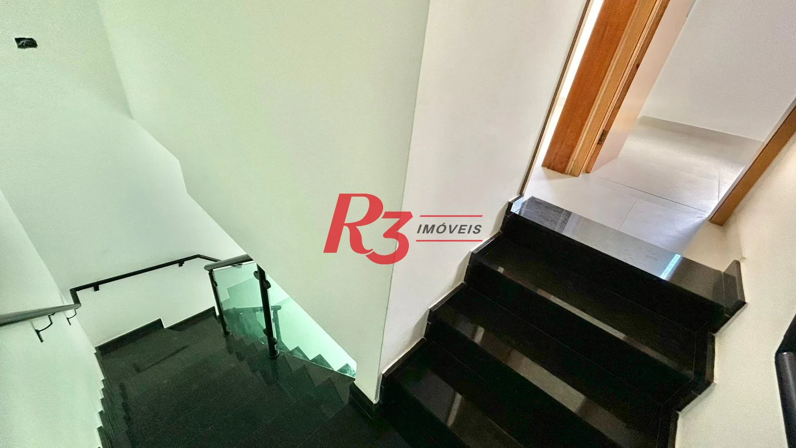 Casa com 2 dormitórios à venda, 90 m² por R$ 720.000,00 - Campo Grande - Santos/SP