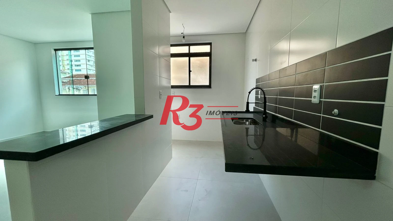 Casa com 2 dormitórios à venda, 90 m² por R$ 720.000,00 - Campo Grande - Santos/SP