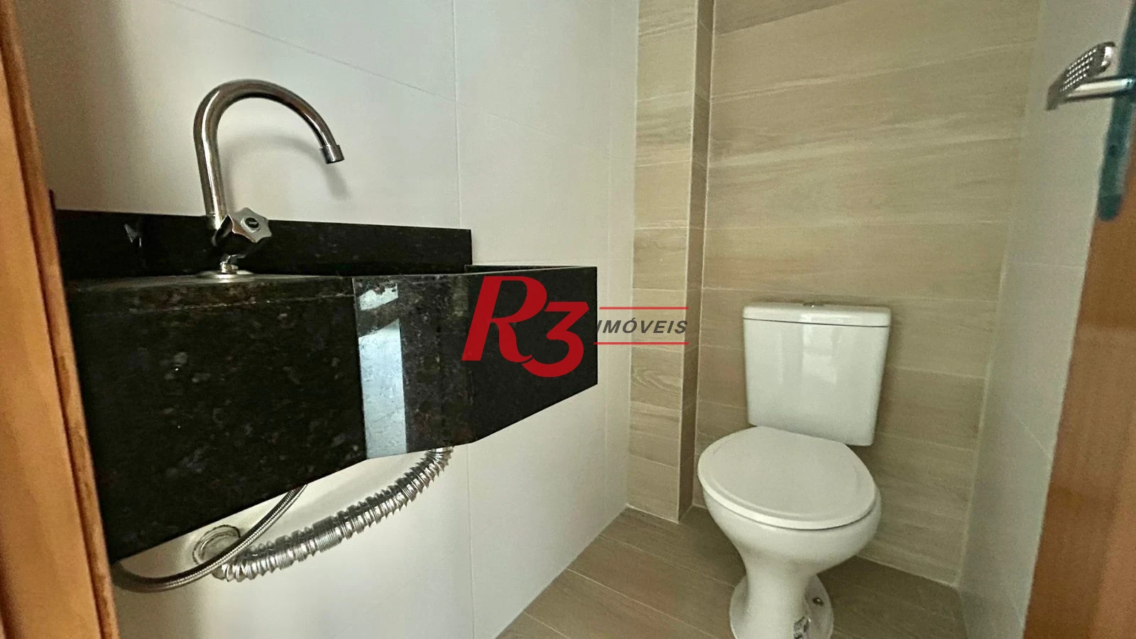 Casa com 2 dormitórios à venda, 90 m² por R$ 720.000,00 - Campo Grande - Santos/SP