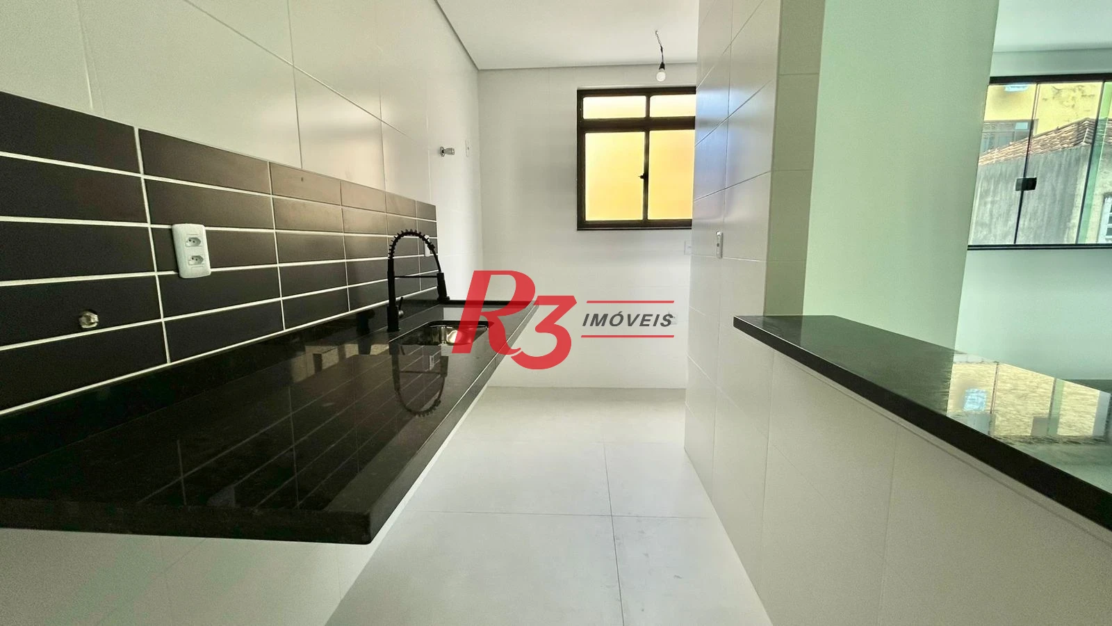Casa com 2 dormitórios à venda, 90 m² por R$ 720.000,00 - Campo Grande - Santos/SP