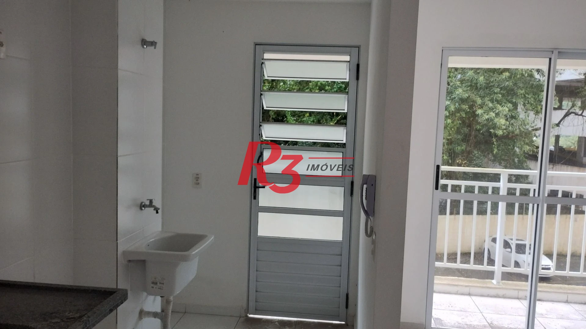 Apartamento com 2 dormitórios à venda, 61 m² por R$ 330.000,00 - Morro de Nova Cintra - Santos/SP