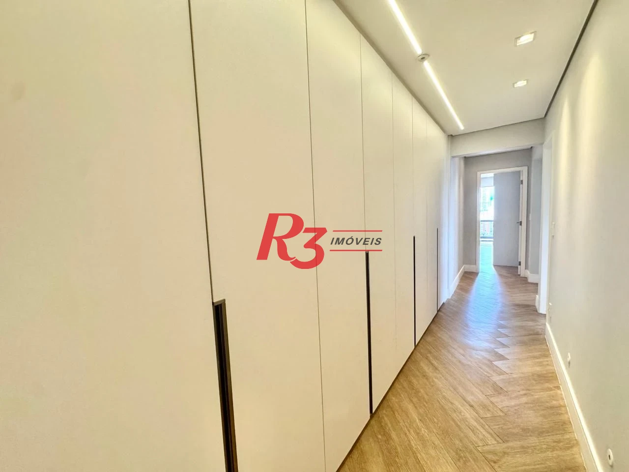 Cobertura com 4 dormitórios à venda, 418 m² por R$ 6.100.000,00 - Boqueirão - Santos/SP