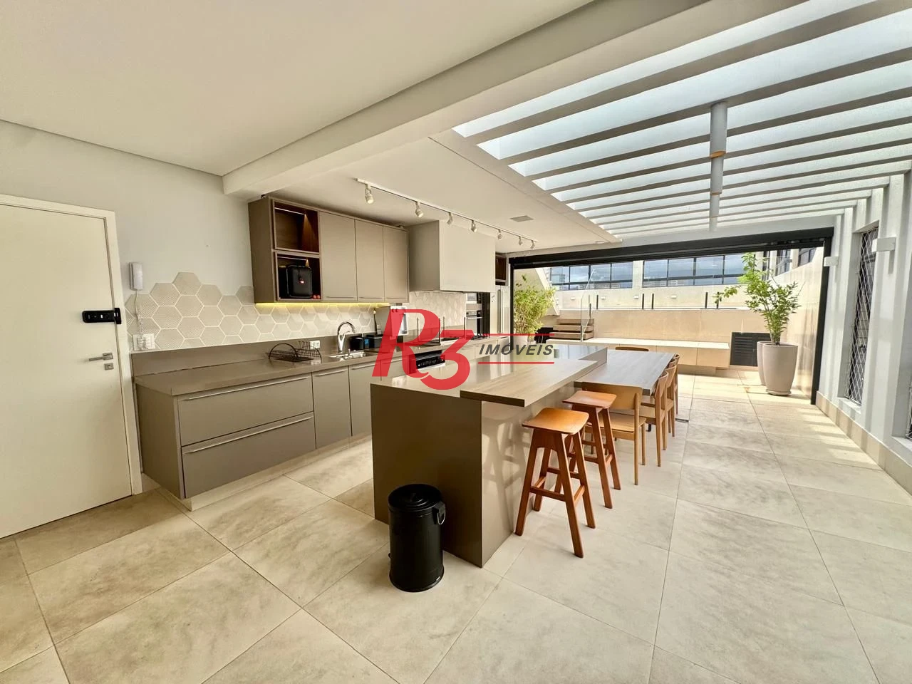 Cobertura com 4 dormitórios à venda, 418 m² por R$ 6.100.000,00 - Boqueirão - Santos/SP