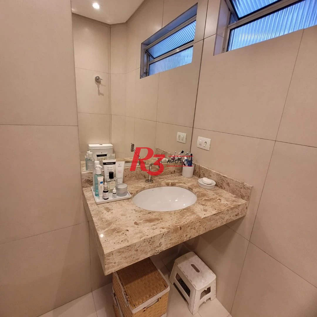 Sobrado com 3 dormitórios à venda, 102 m² por R$ 719.000,00 - Campo Grande - Santos/SP