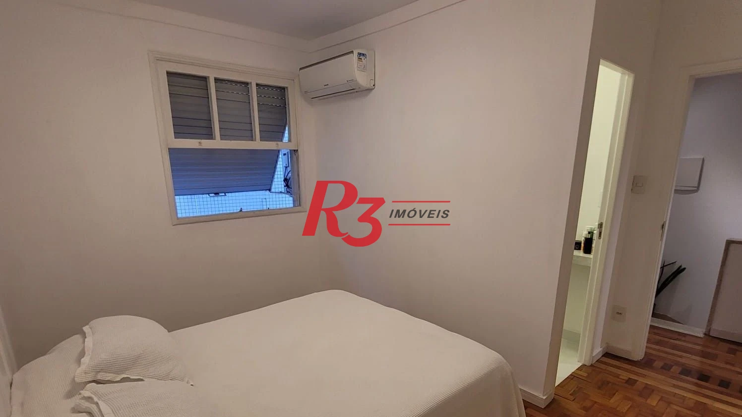 Sobrado com 3 dormitórios à venda, 102 m² por R$ 719.000,00 - Campo Grande - Santos/SP