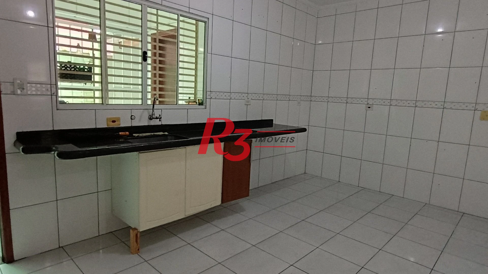 Casa com 3 dormitórios à venda, 120 m² por R$ 590.000,00 - Santa Maria - Santos/SP