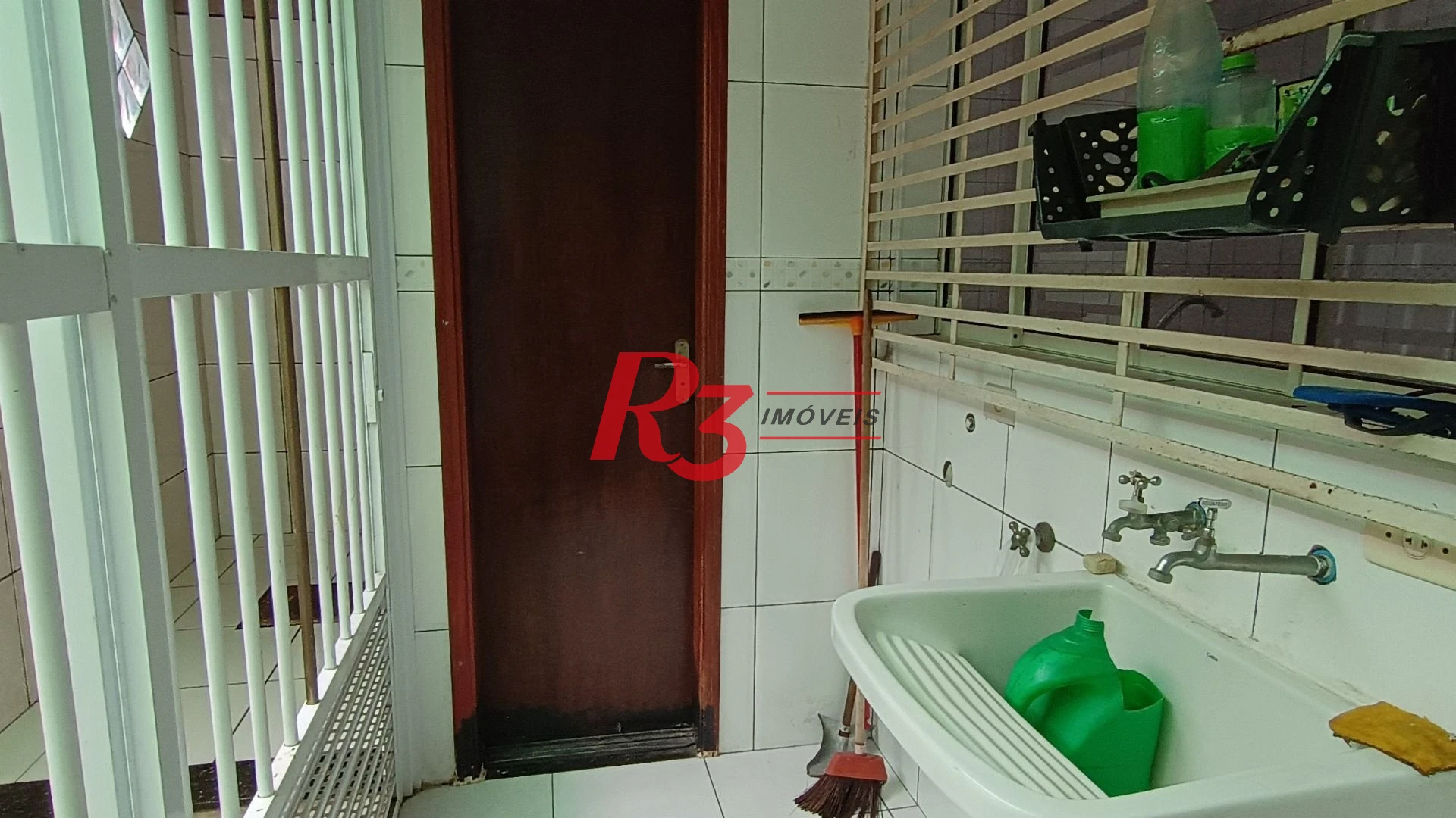 Casa com 3 dormitórios à venda, 120 m² por R$ 590.000,00 - Santa Maria - Santos/SP