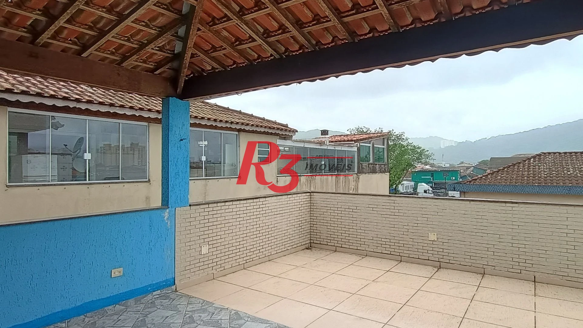 Casa com 3 dormitórios à venda, 120 m² por R$ 590.000,00 - Santa Maria - Santos/SP