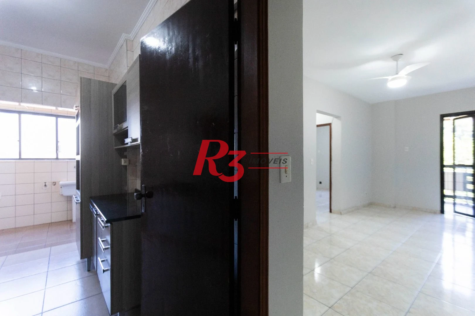 Apartamento com 2 dormitórios à venda, 86 m² por R$ 370.000,00 - Marapé - Santos/SP