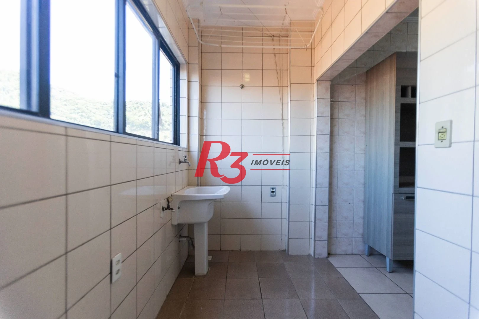 Apartamento com 2 dormitórios à venda, 86 m² por R$ 370.000,00 - Marapé - Santos/SP