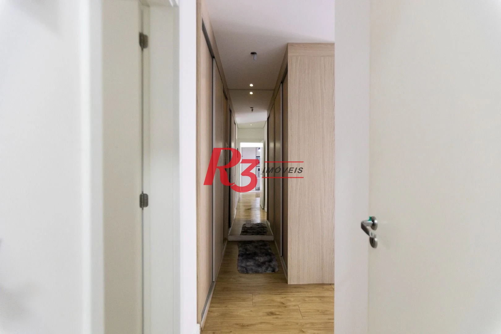 Apartamento com 2 dormitórios à venda, 62 m² por R$ 690.000,00 - Marapé - Santos/SP