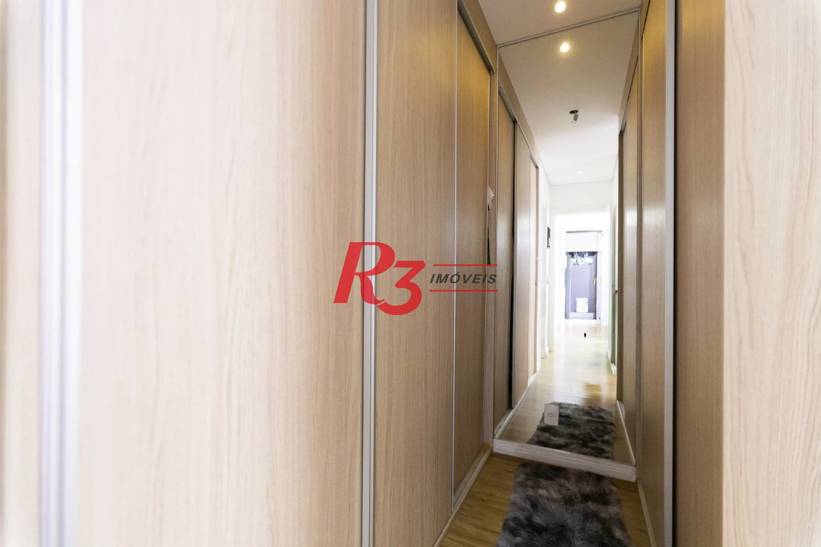 Apartamento com 2 dormitórios à venda, 62 m² por R$ 690.000,00 - Marapé - Santos/SP