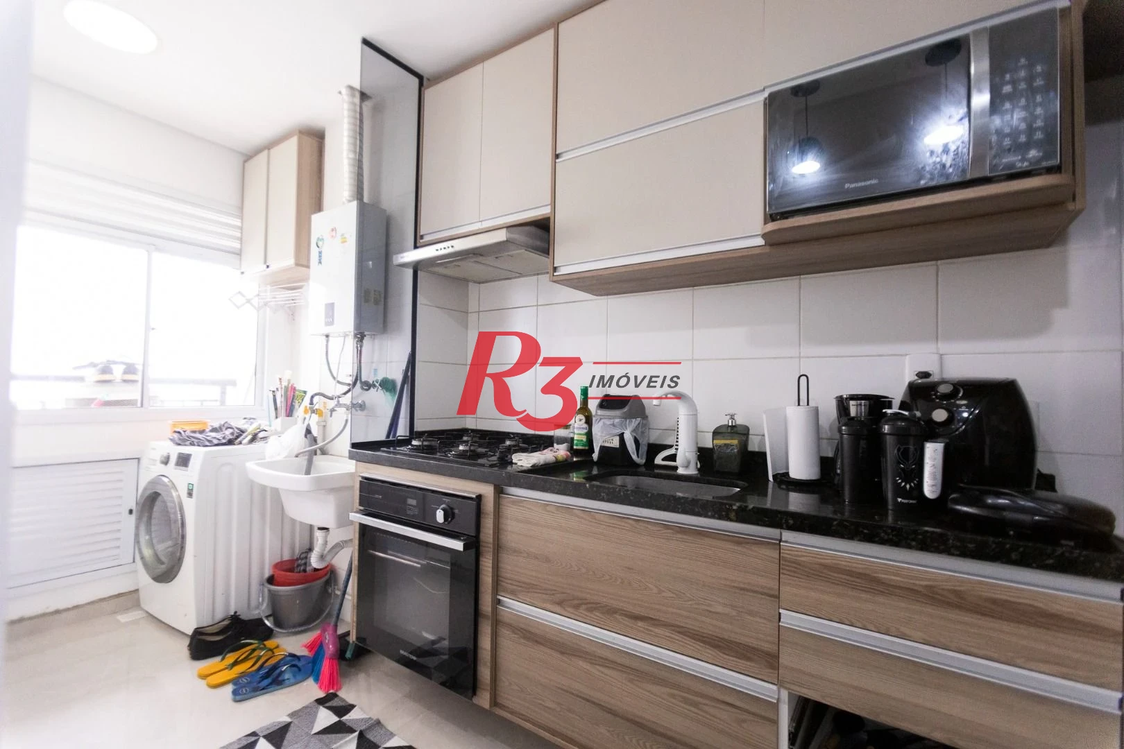 Apartamento com 2 dormitórios à venda, 62 m² por R$ 690.000,00 - Marapé - Santos/SP